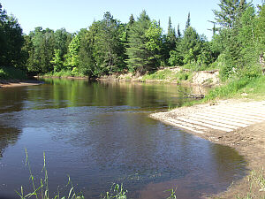 Manistique River,
Mead Creek
&copy; DMG
