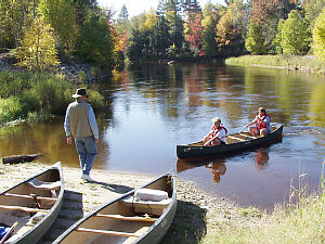 Manistique River,
Mead Creek
&copy; DMG